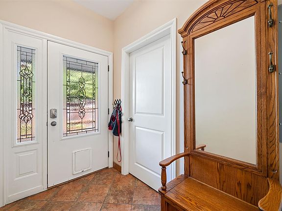 5th image of 1286 Ocean View Rd