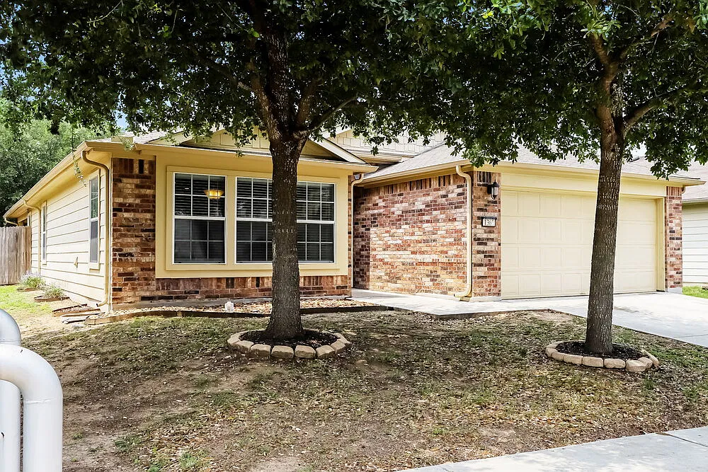 4 bed, 2.0 bath, 2056 sqft, $2,790 — Photo 3