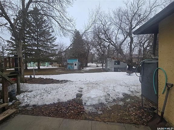 3rd image of 235 Carpenter STREET