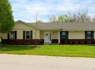 102 Meadow Ridge Ct, Saint Peters, MO 63376