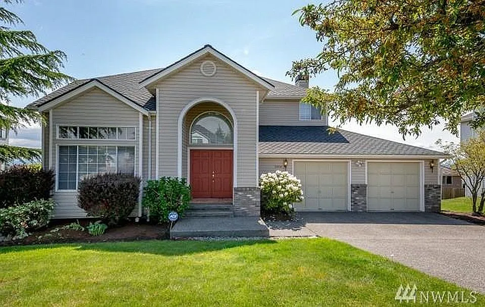 5014 Tower Dr NE photo 1