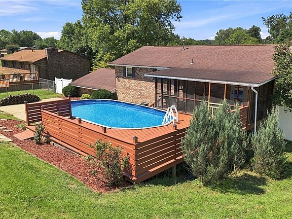 2nd image of 312 Maple Dr