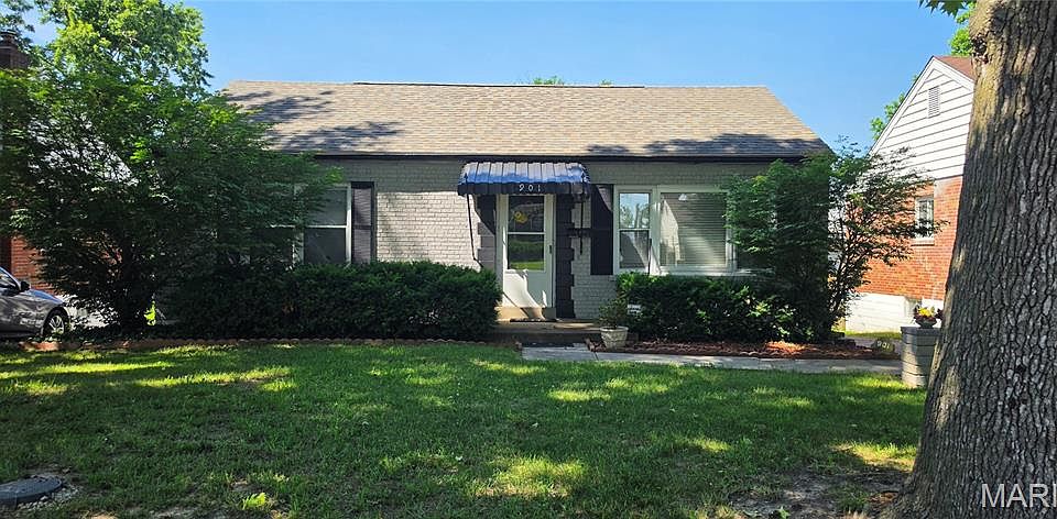 1st image of 901 Fontaine Pl