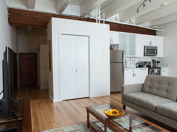 4th image of 215 2nd Ave S APT 206