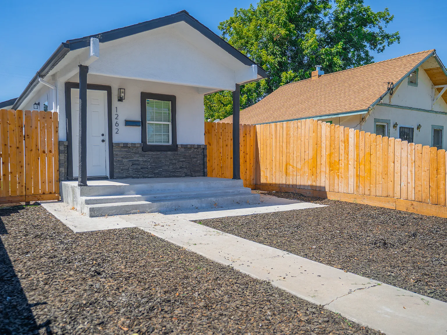 2 bed, $1,900 — Photo 2