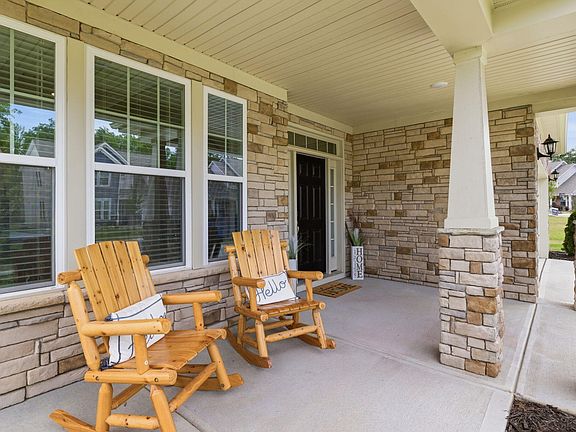 4th image of 852 Golden Plum Ln