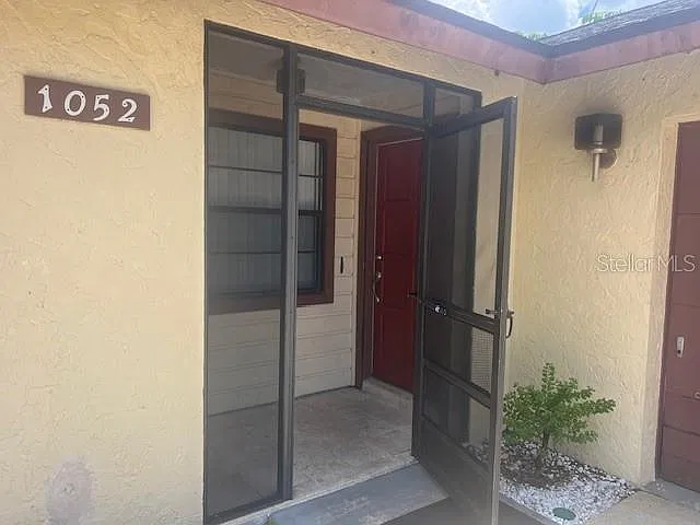 2 bed, 2.0 bath, 888 sqft, $2,195 — Photo 2