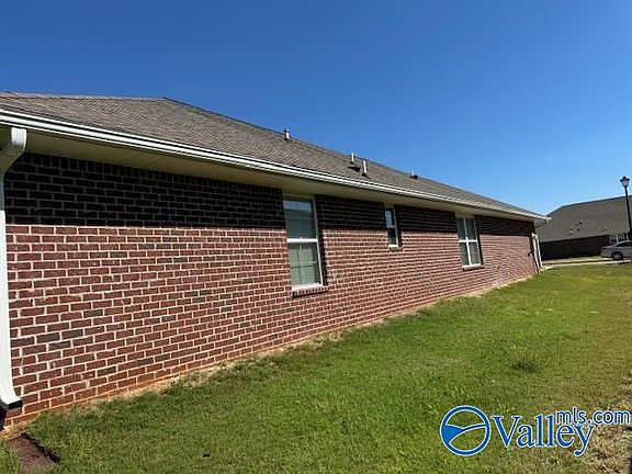 4th image of 137 Bingham Way