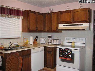 3rd image of 573 Saint Lawrence Blvd
