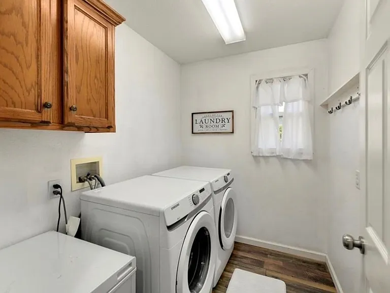 571 Hithergreen Dr — Photo 11