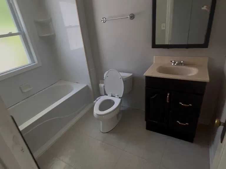 2261 Maplewood Rd — Photo 1