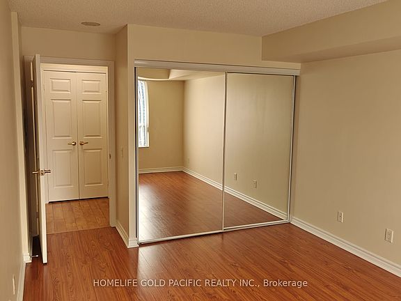 5th image of 25 Kingsbridge Garden Cir #2122