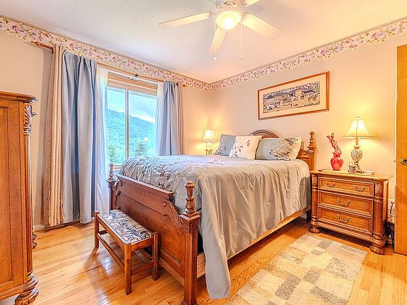 4th image of 455 Avery Ln
