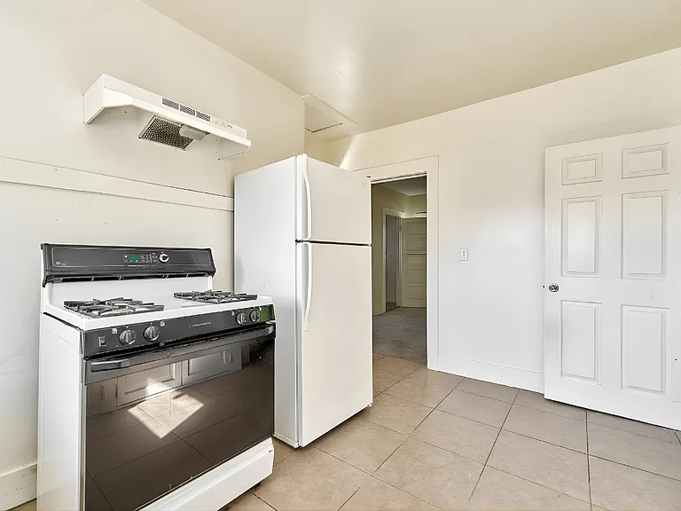 1230 S Catalina St — Photo 14