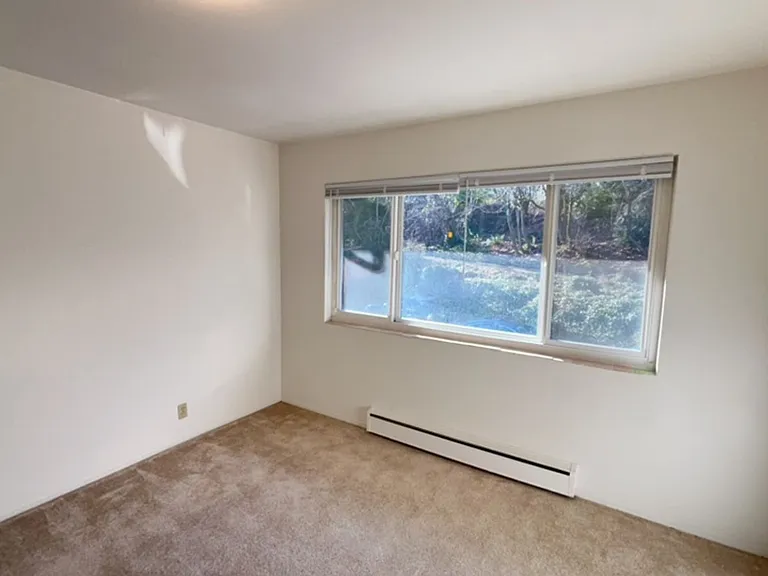 BC08-1 - Upland Terrace — Photo 3
