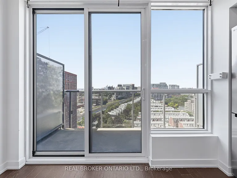 1030 King St W #Penthouse 25 — Photo 8