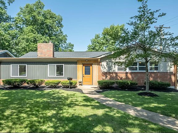 2nd image of 853 Barkley Sq