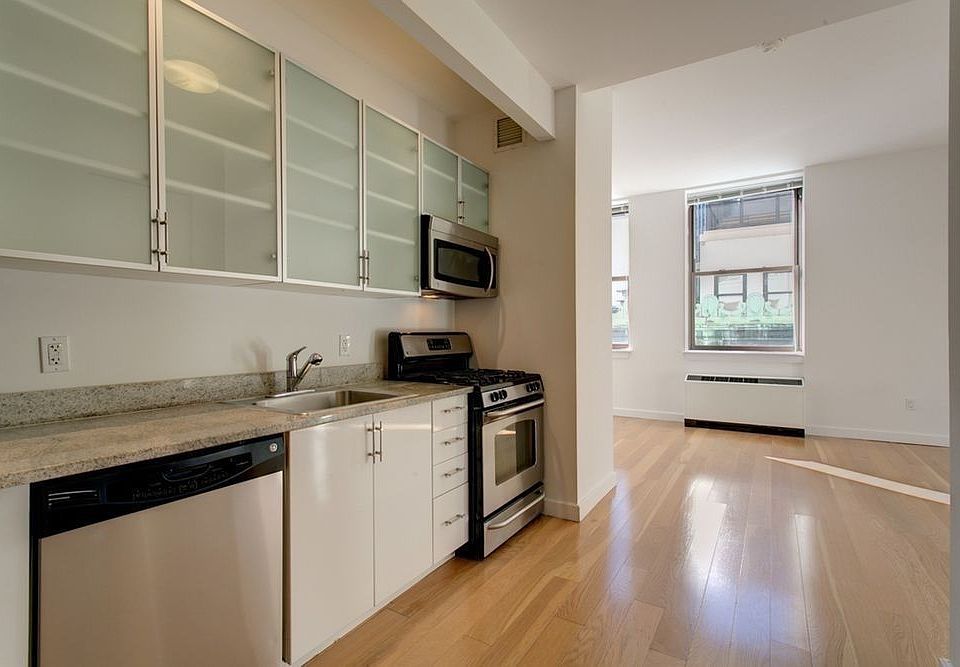 1st image of 37 Wall St APT 12R