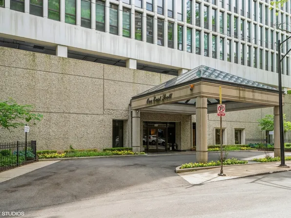 1 E Scott St APT 1412, Chicago, IL 60610