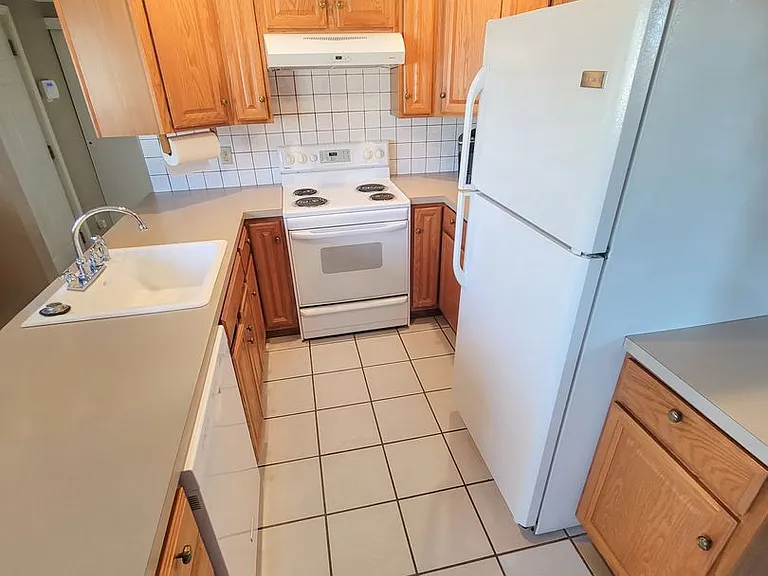 1208 Juniper St — Photo 14