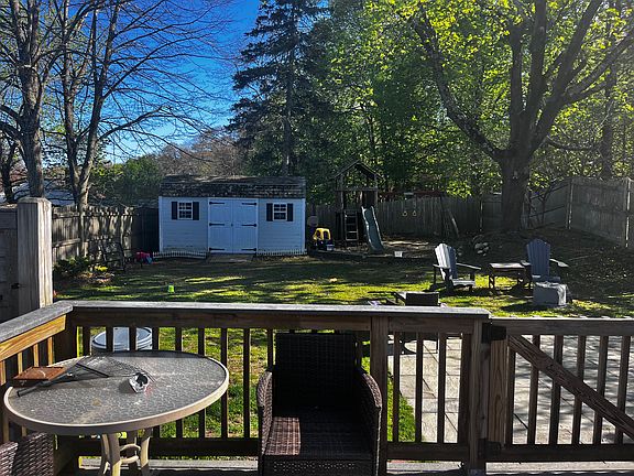 3rd image of 56 Alden St