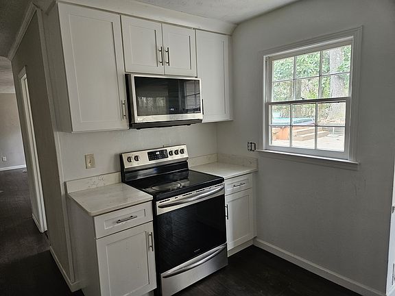 4th image of 2201 Brookfield Cir