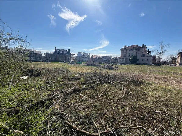 5 Washington Ter, Saint Louis, MO 63112