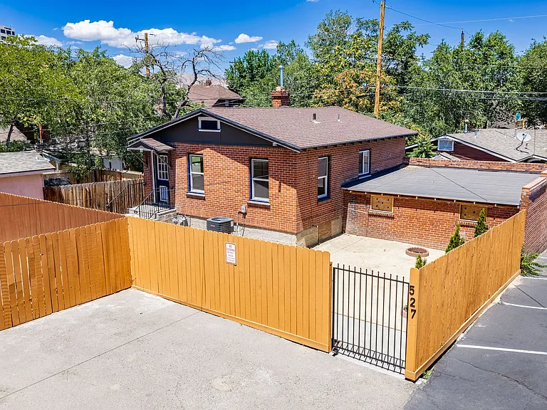527 Mill St — Photo 2