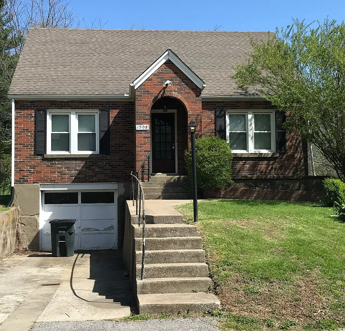 4 bed, 1.5 bath, 1506 sqft, $1,600 — Photo 1