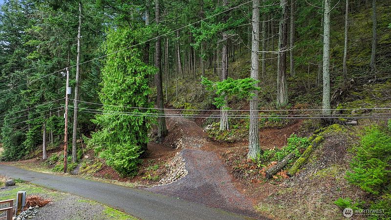 3rd image of 3071 Hales Passage Drive