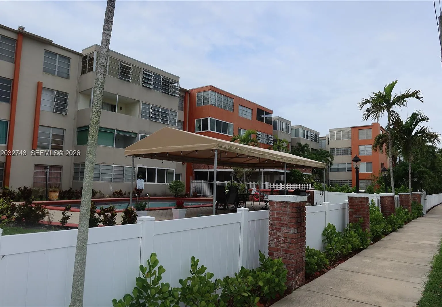 Chancellor Hall Condo — Photo 3