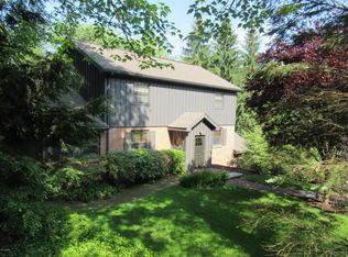 22 Mohawk Dr, Lock Haven, PA 17745