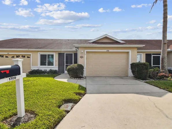 1709 Edgewater Ln, Palmetto, FL 34221