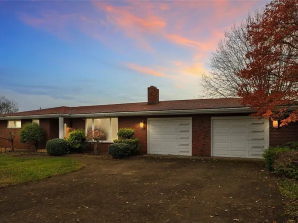 920 Vernon Dr, Rostraver Township, PA 15012