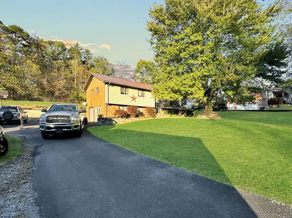 131 Redwood Ln, Crab Orchard, WV 25827