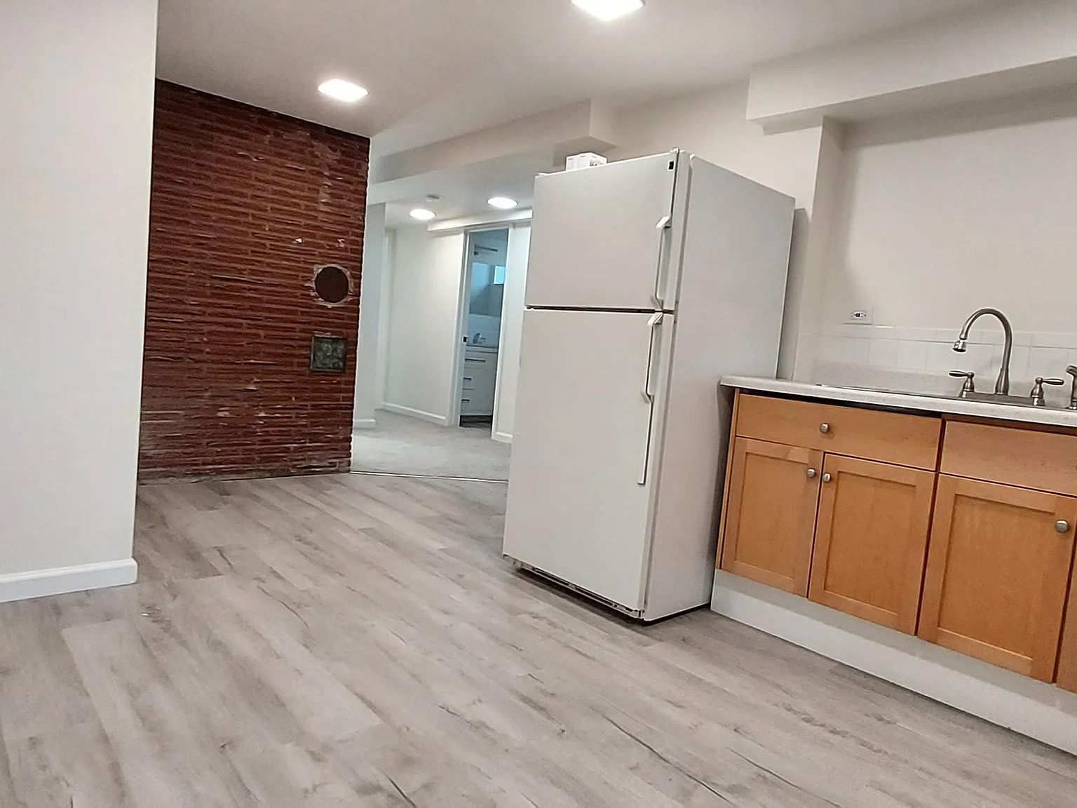 2 bed, 1050 sqft, $1,600 — Photo 4