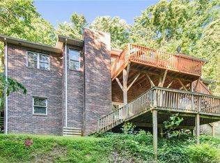 5450 Valley Run St, Hickory, NC 28601