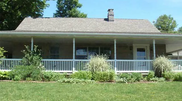 3 Bed, 1.5 Bath Home - Close to Campus - Available August 2027! — Photo 2