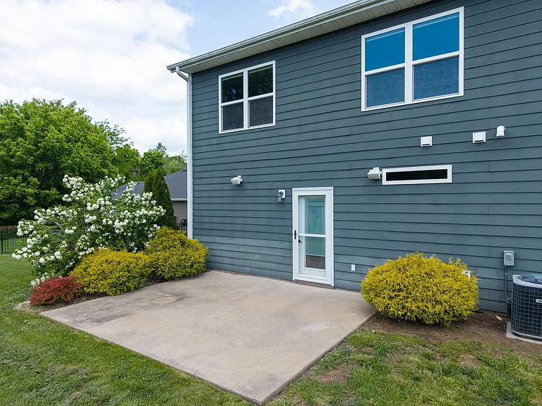 2414 Nottoway Dr — Photo 29