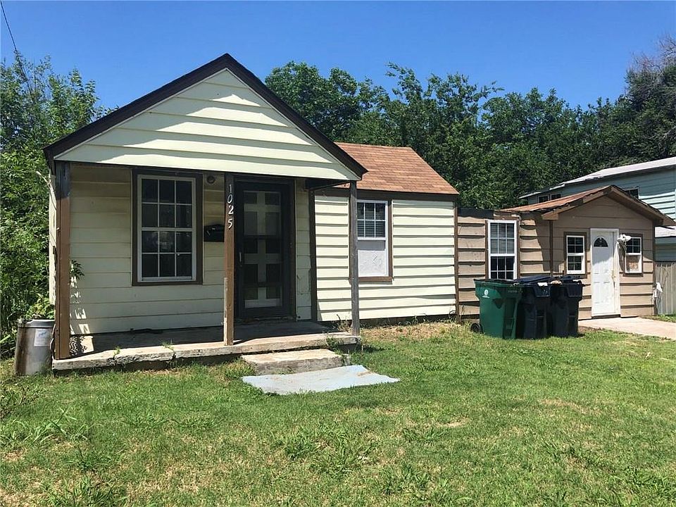1st image of 1025 SW 33rd St