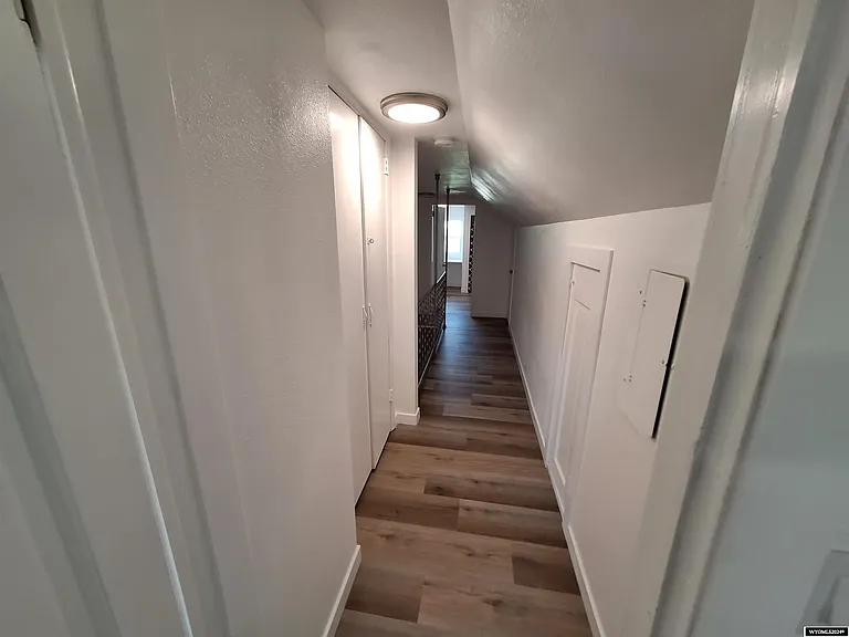 1137 Main St — Photo 12