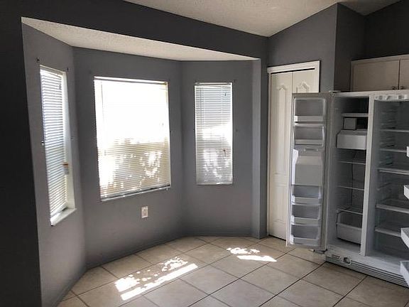 4th image of 2300 Sunset Pointe Dr