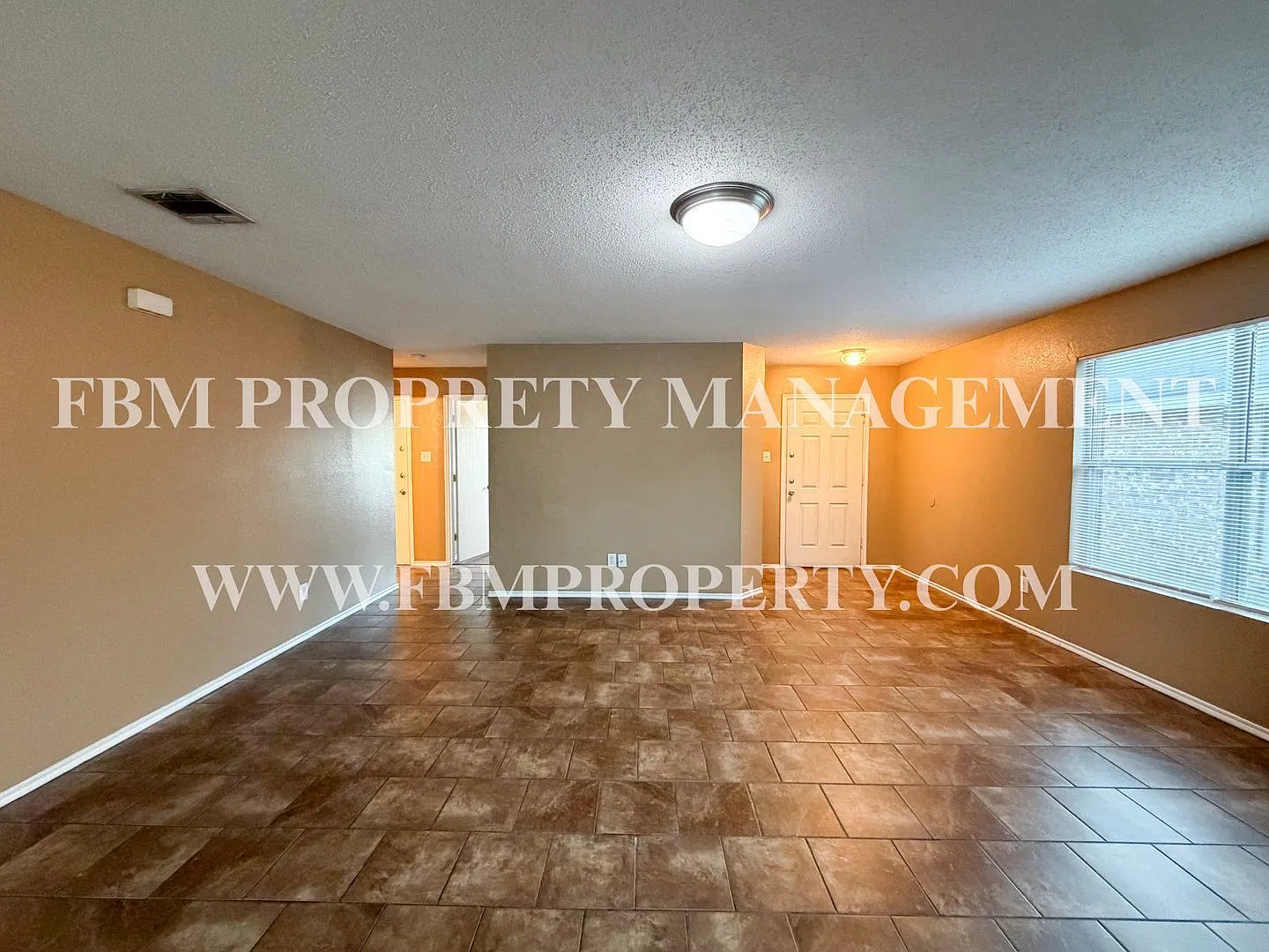 3 bed, 2.0 bath, 1583 sqft, $1,950 — Photo 3