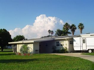 209 176th Terrace Dr E, Redington Shores, FL 33708