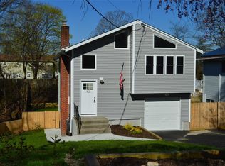 52 Hillside Rd, Farmingville, NY 11738