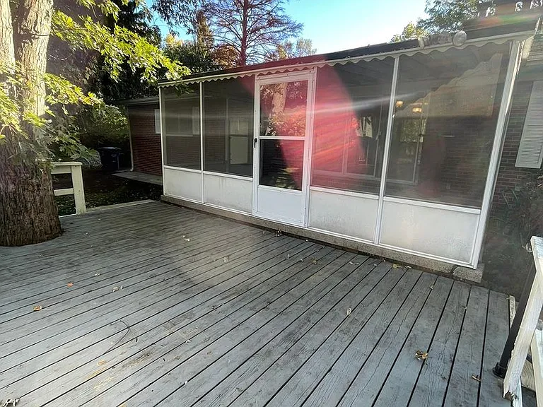 3212 Charing Cross Rd — Photo 45