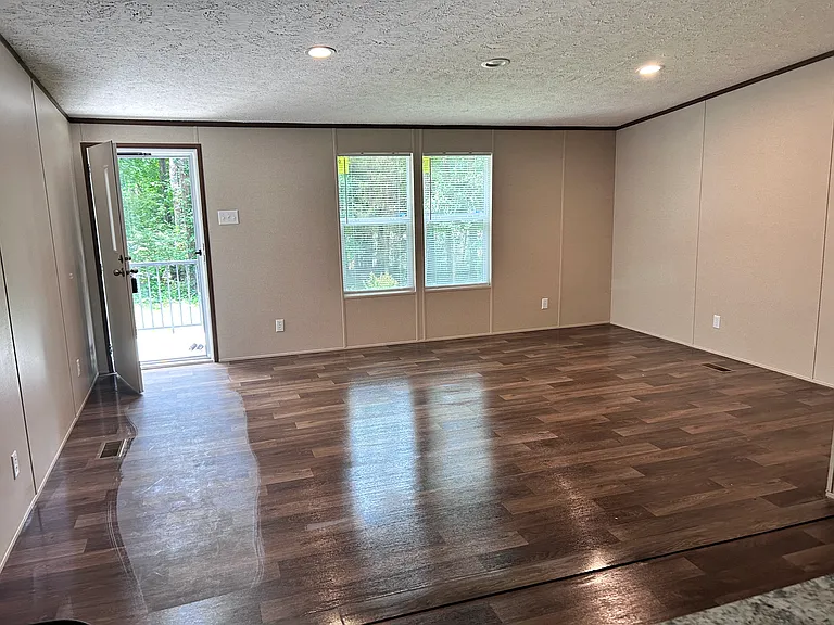 2642 Forbes Rd — Photo 3