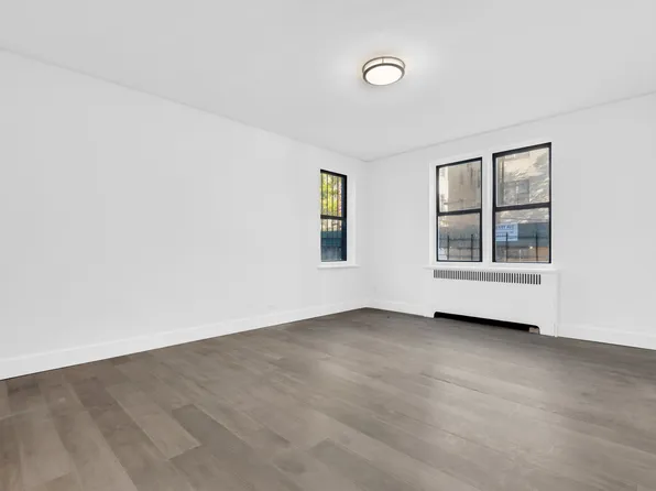 3245 Perry Avenue image 3 of 6