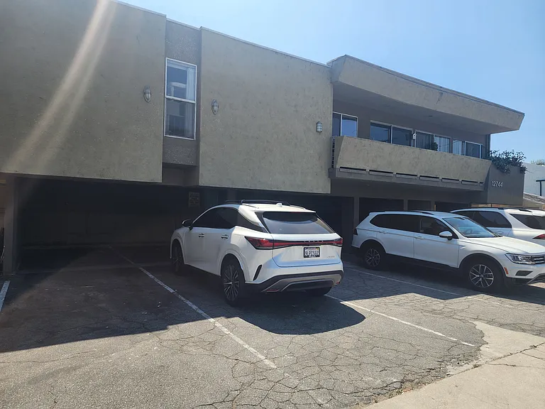 12744 Moorpark St #3 — Photo 47