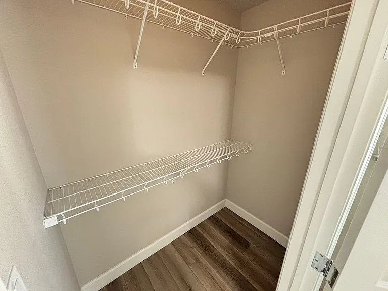 11194 Formosa Springs Ct — Photo 33